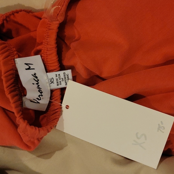 Halter top - Picture 3 of 3